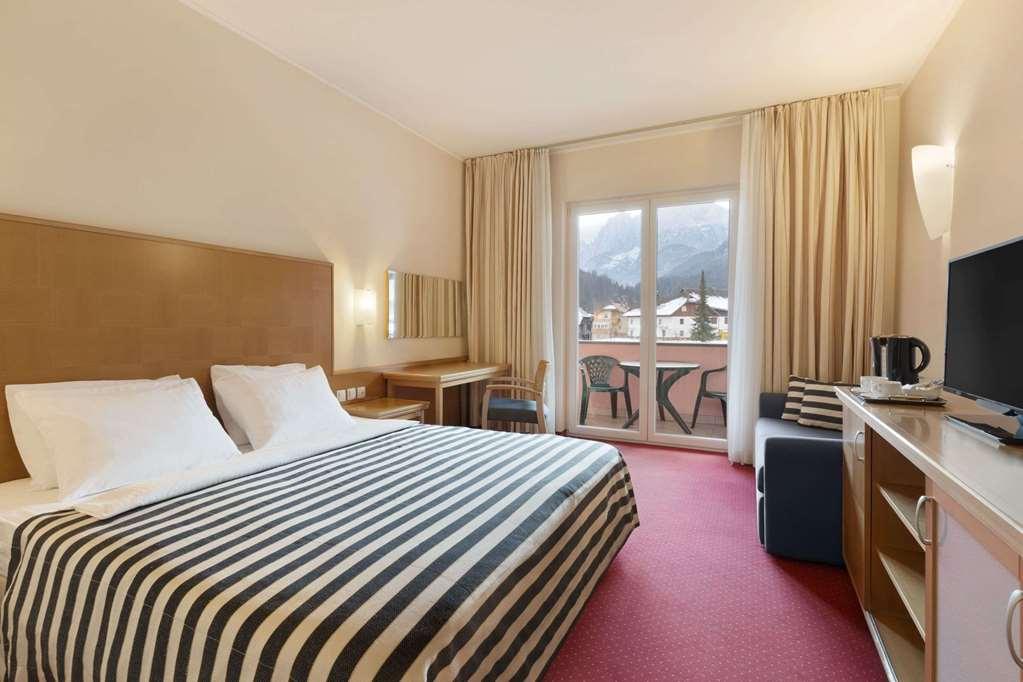 Ramada Hotel & Suites Kranjska Gora Room photo