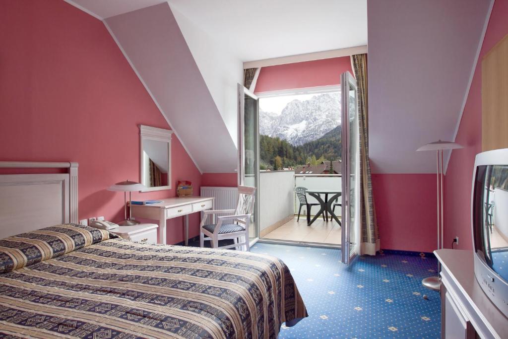 Ramada Hotel & Suites Kranjska Gora Room photo